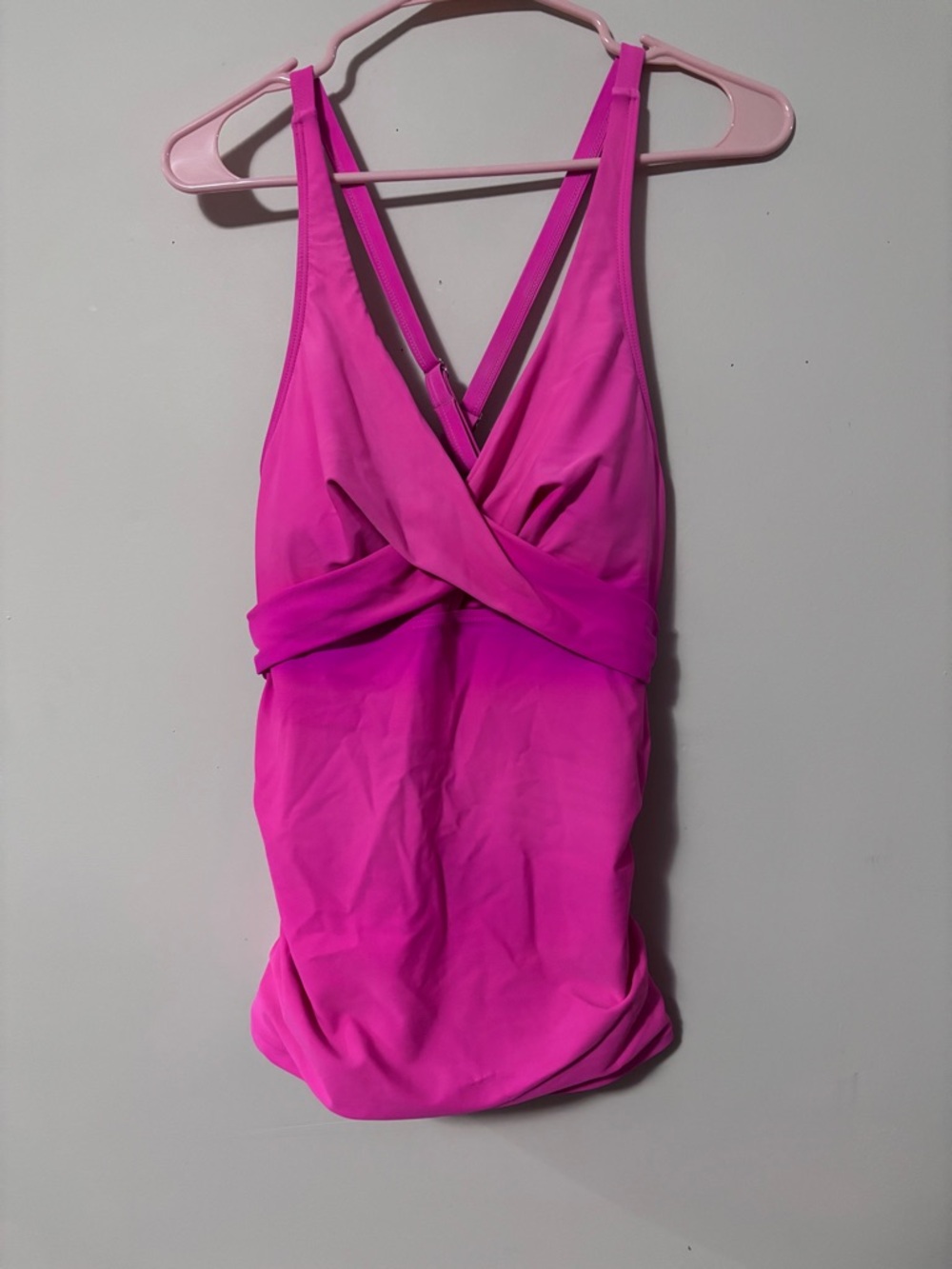 Hot Pink Twist Front Tankini Swimsuit top nwot